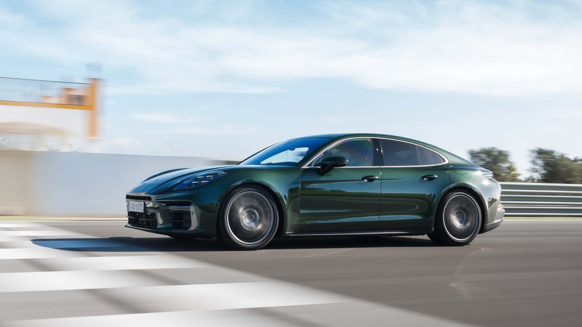 Porsche en Crisis: La Estrategia Eléctrica Bajo la Lupa 4 Porsche Panamera Turbo E-Híbrido 2024
