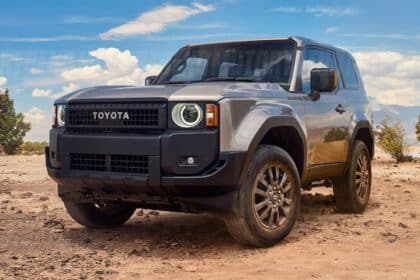 Toyota Prado 2024 2 puertas render