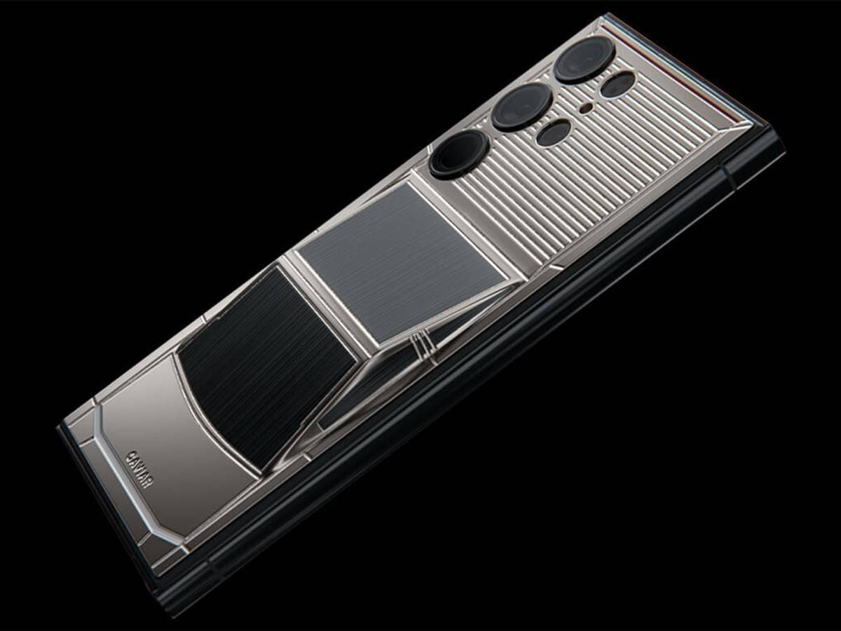 Galaxy S24 Ultra Cybertruck una extraña colaboración