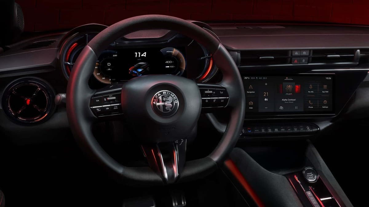 Alfa Romeo Milano 2024 volante