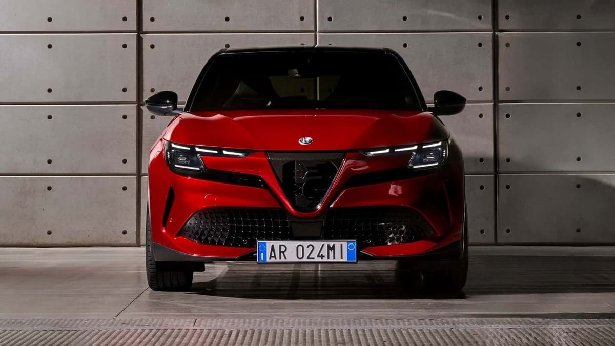 Alfa Romeo Milano 2024: Innovación y Elegancia en el Asfalto 4 Alfa Romeo Milano 2024
