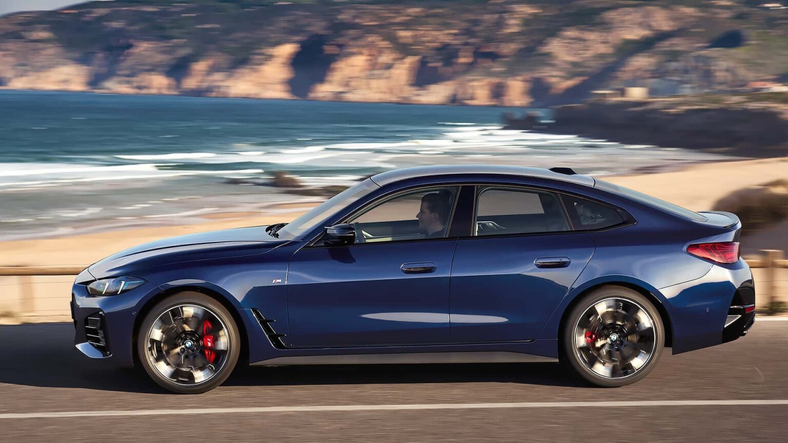 ᐅ BMW M440i Gran Coupé 2025 Innovación Ahora Híbrido