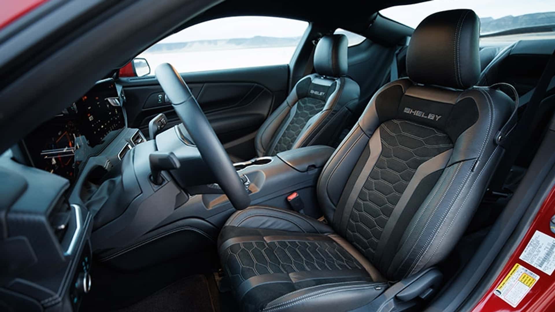 ¿Mustang híbrido?: El muscle car que podría electrificarse sin perder su esencia 2 Shelby Super Snake 2024 interior