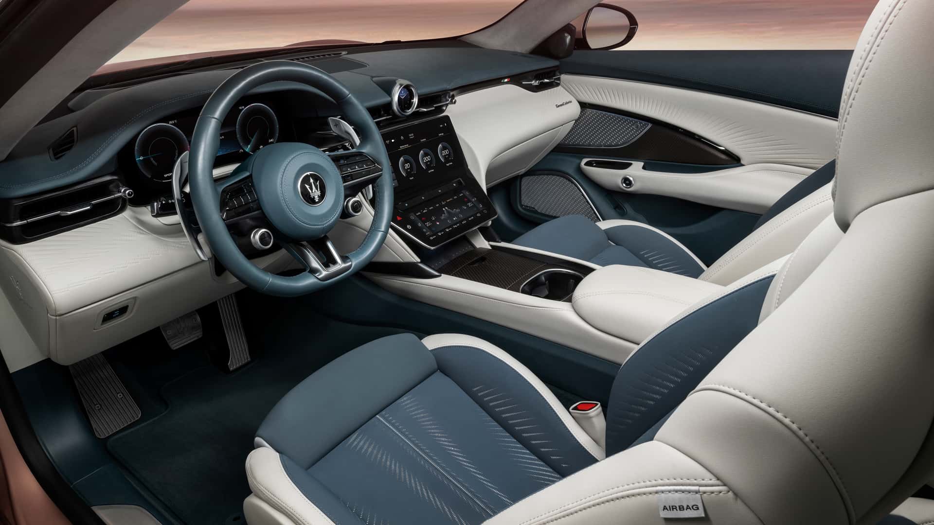 Nuevo Maserati GranCabrio Folgore 2024 espacio