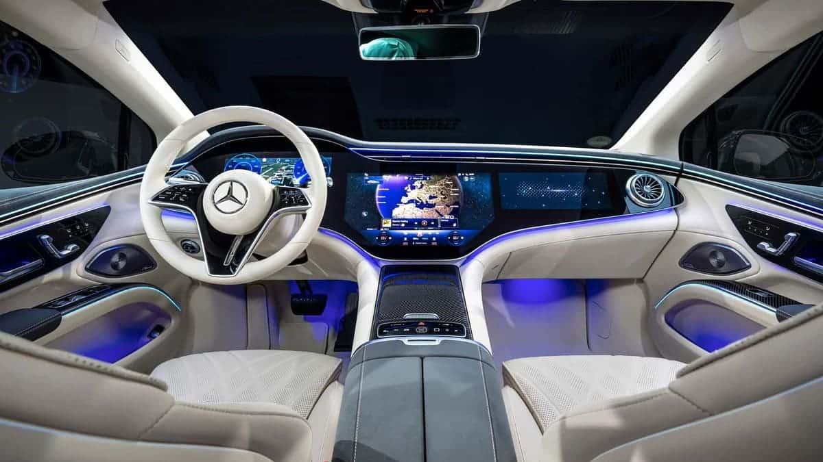 Mercedes EQS 2025 interior