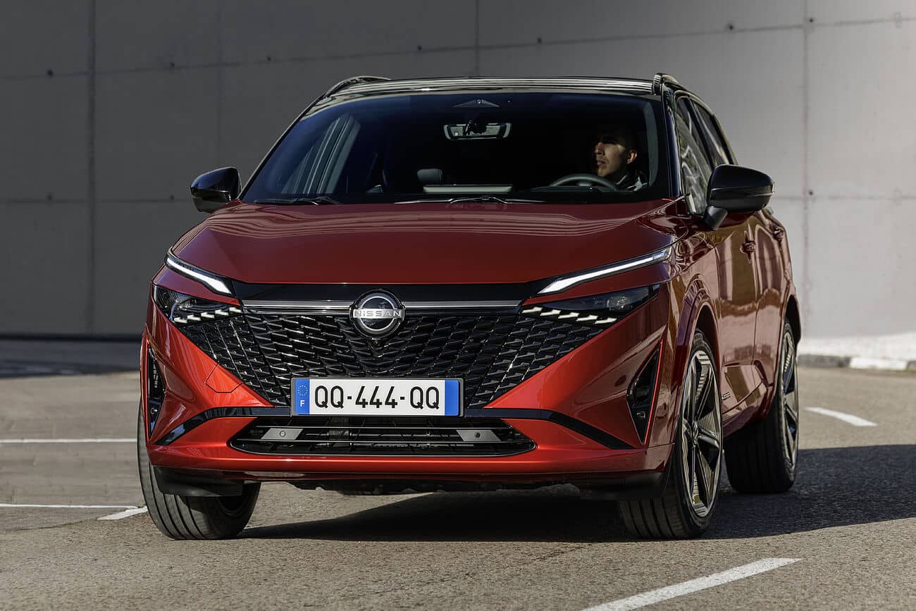 Del ADN japonés al sabor colombiano: Nissan celebra sus 65 años con innovación y adaptación local 5 Nissan Qashqai 2025 frontal