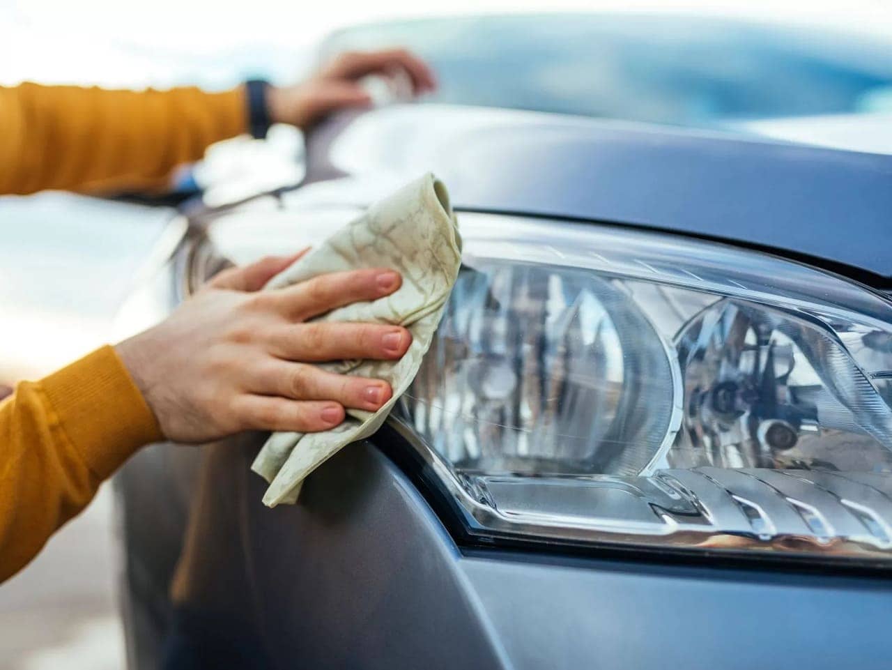 Pulir faros del auto