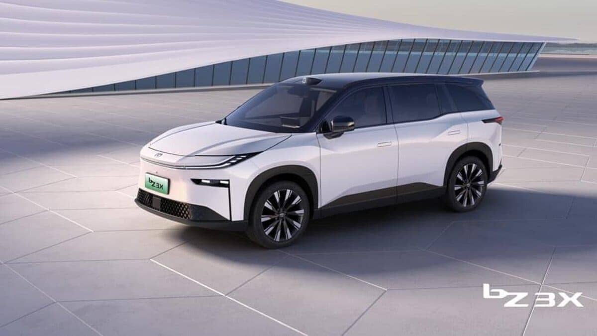 El Toyota bZ3X Arrasa: 10.000 Pedidos en Solo Una Hora 3 TOYOTA bZ3X