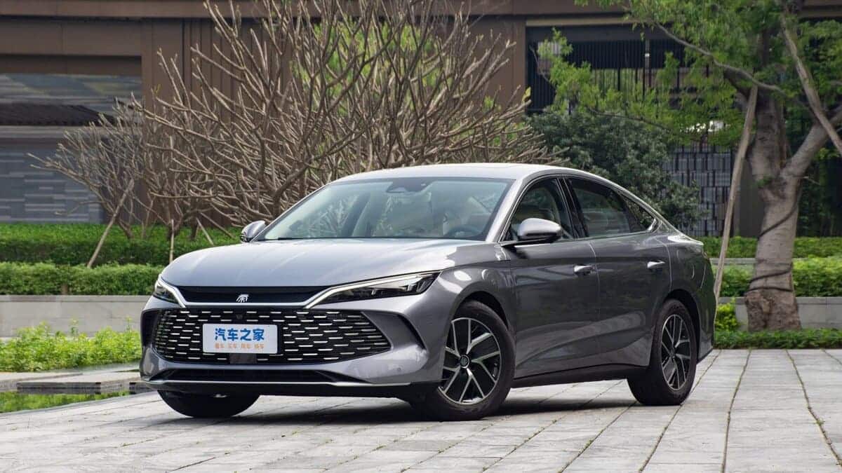 BYD Qin L DM-i: Nuevo Híbrido Enchufable con 2,100 km de Autonomía 8 BYD Qin L DM-i