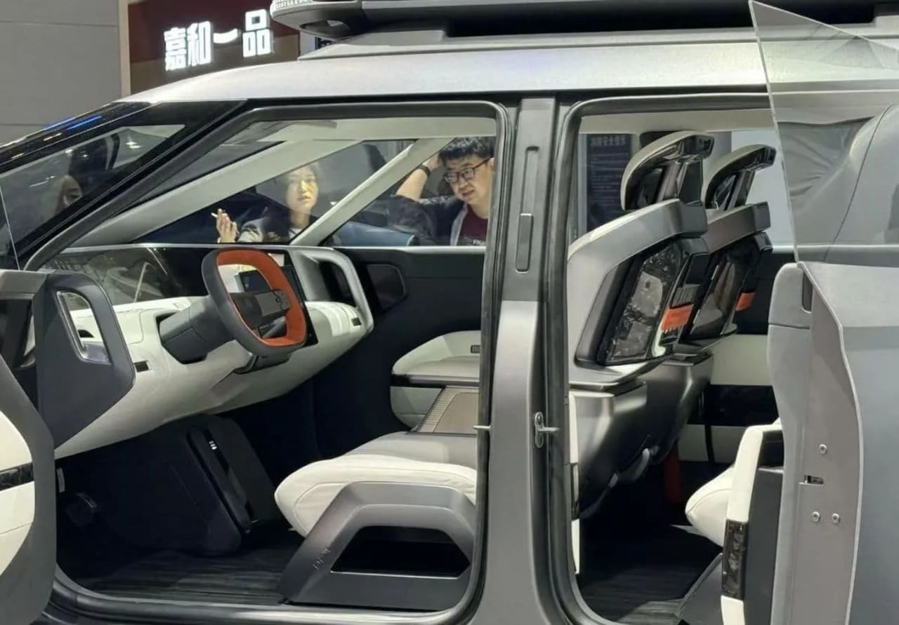 Dongfeng CyberBeast interior