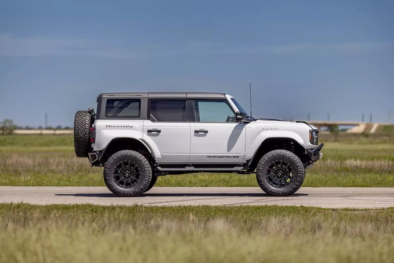 Ford Bronco VelociRaptor 500 lateral