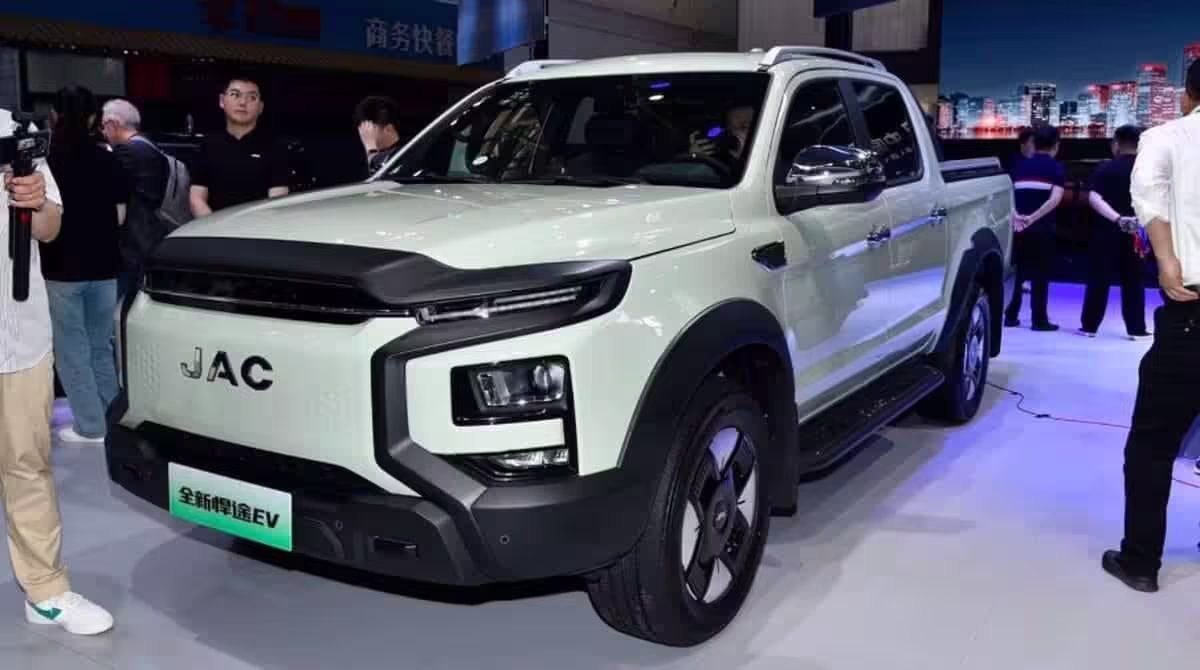 JAC Frison T9: ¿La Pickup 4x4 Más Economica en México? 1 JAC Frison T9 FRENTE