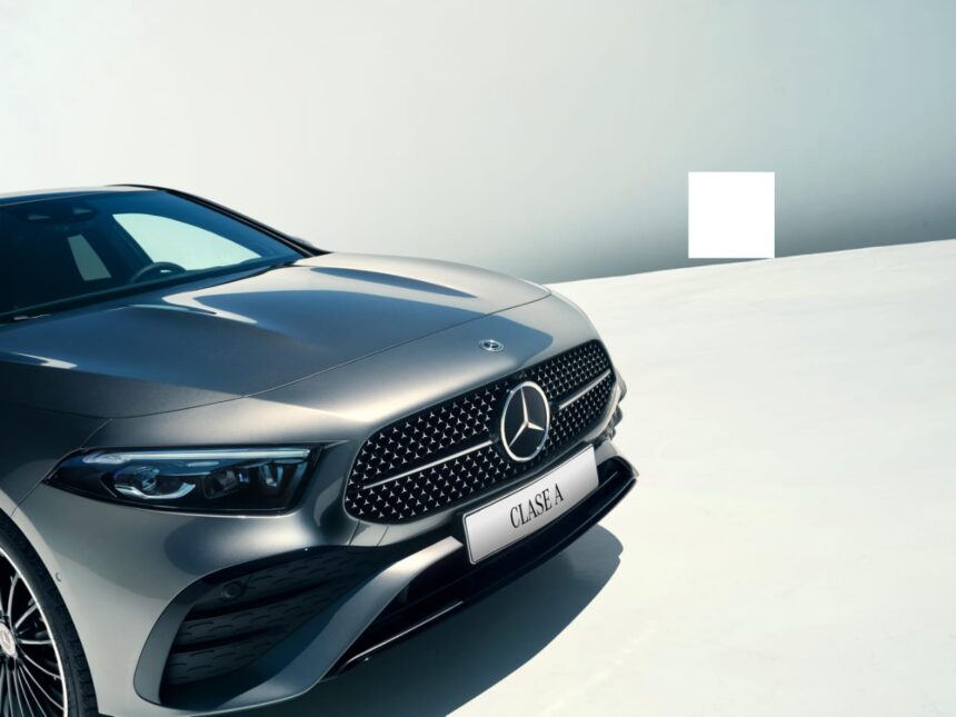 Mercedes-Benz A 250 4MATIC Hatchback (MHEV) parrilla