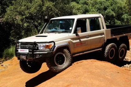 Toyota Land Cruiser 6×6