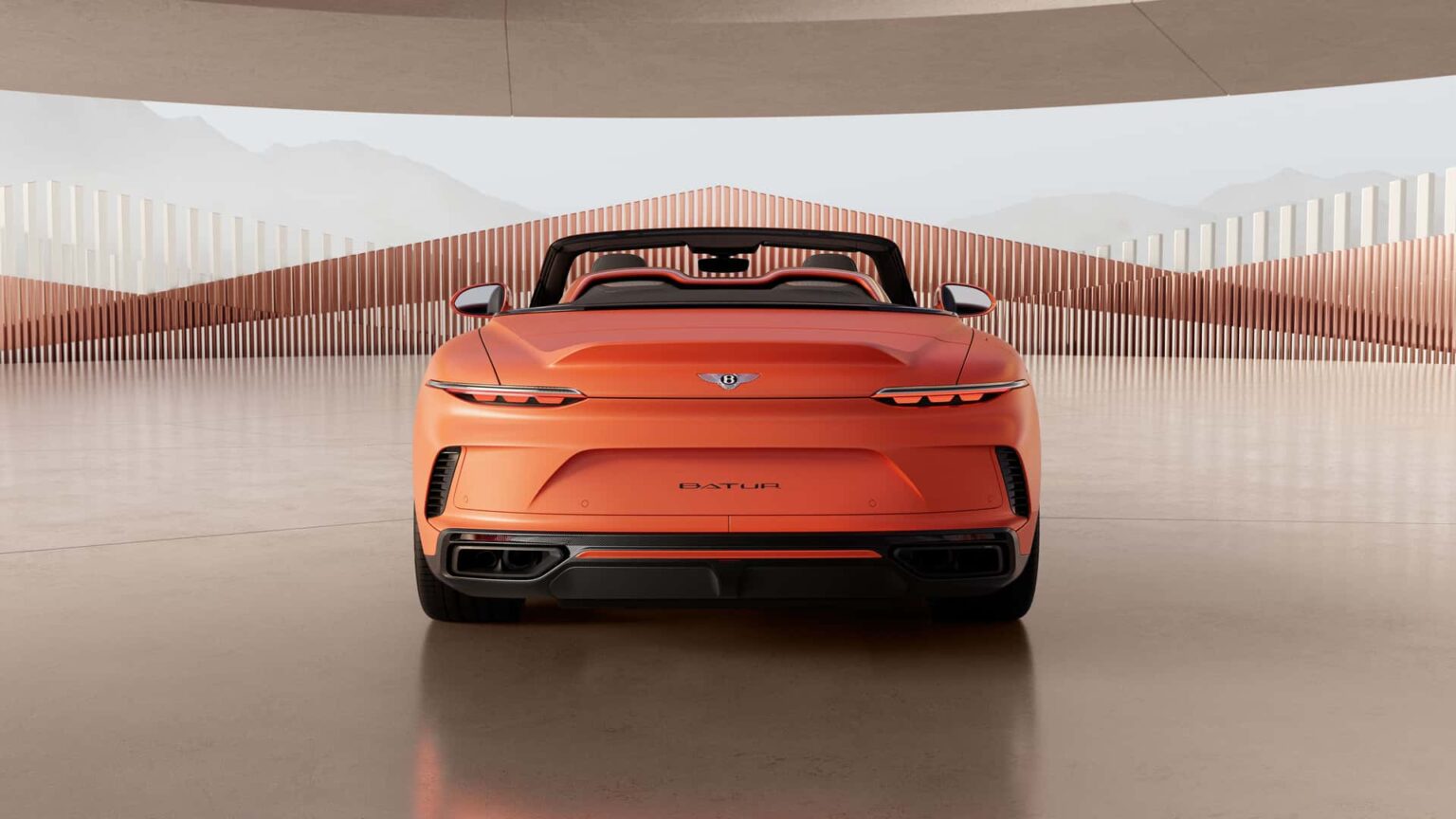 Bentley Batur Convertible detras