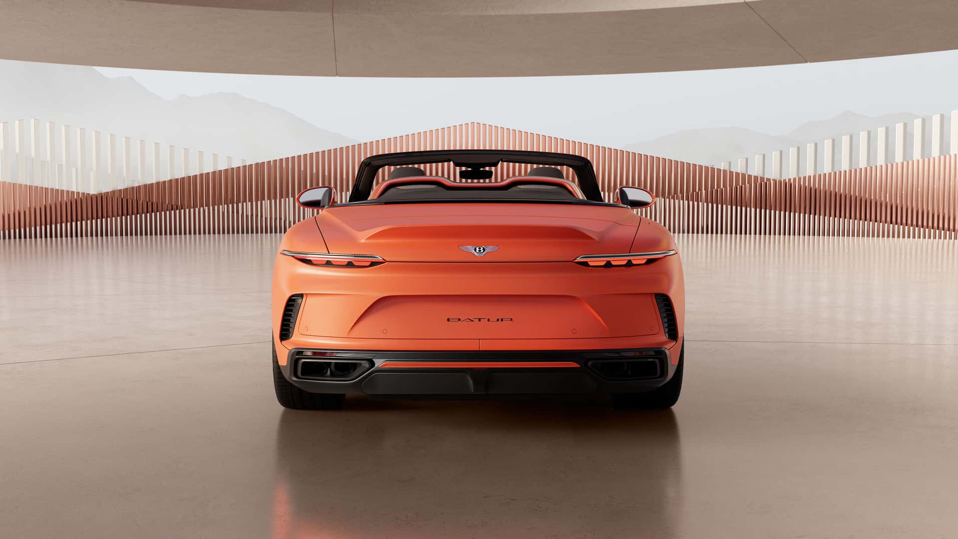 Bentley Batur Convertible detras