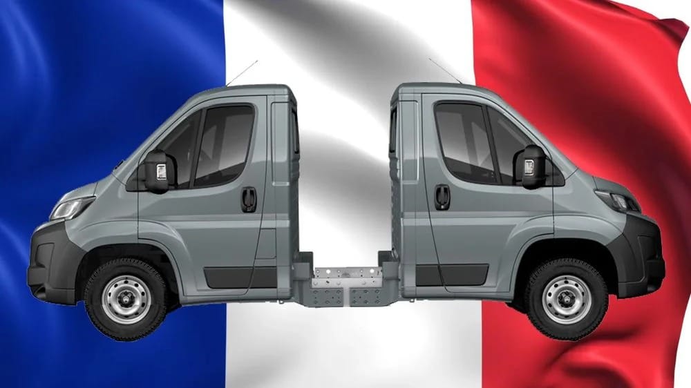Esta Furgoneta Doble Frontal es Real y es Ingeniosa 1 Citroën Relay Back-to-Back