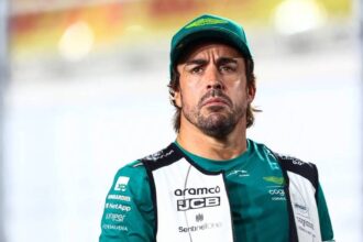 Fernando Alonso serio