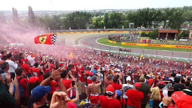 Ferrari F1 se Renueva con un Paquete de Mejoras al Estilo McLaren para el GP de Emilia Romaña 🏎️ 1 "¡Increíbles cambios de liderazgo en Imola entre Red Bull, McLaren y Ferrari!"
