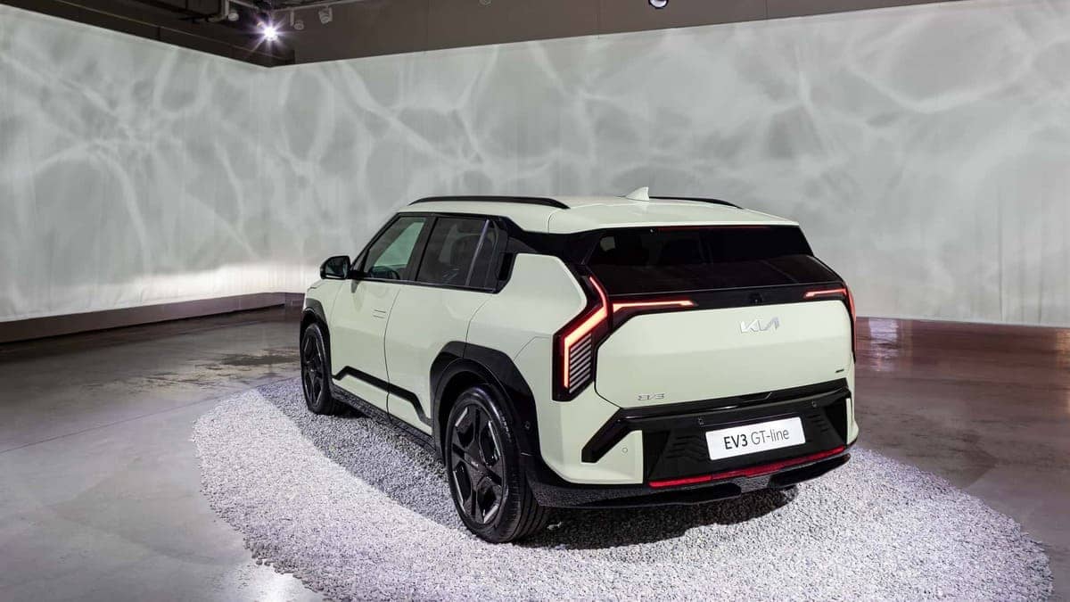 Kia EV3 Auto Ecológico del Año: el premio que pone a Kia bajo los reflectores 2 Kia EV3 2025 vista 3/4 trasera