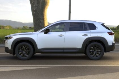 Mazda CX-50 Hybrid lateral