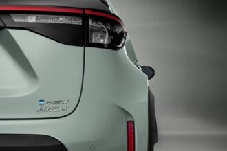 toyota yaris cross logo e hev