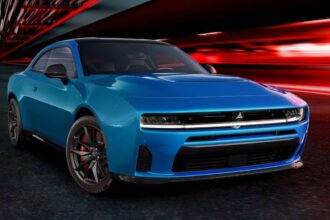 Dodge Charger Daytona frente