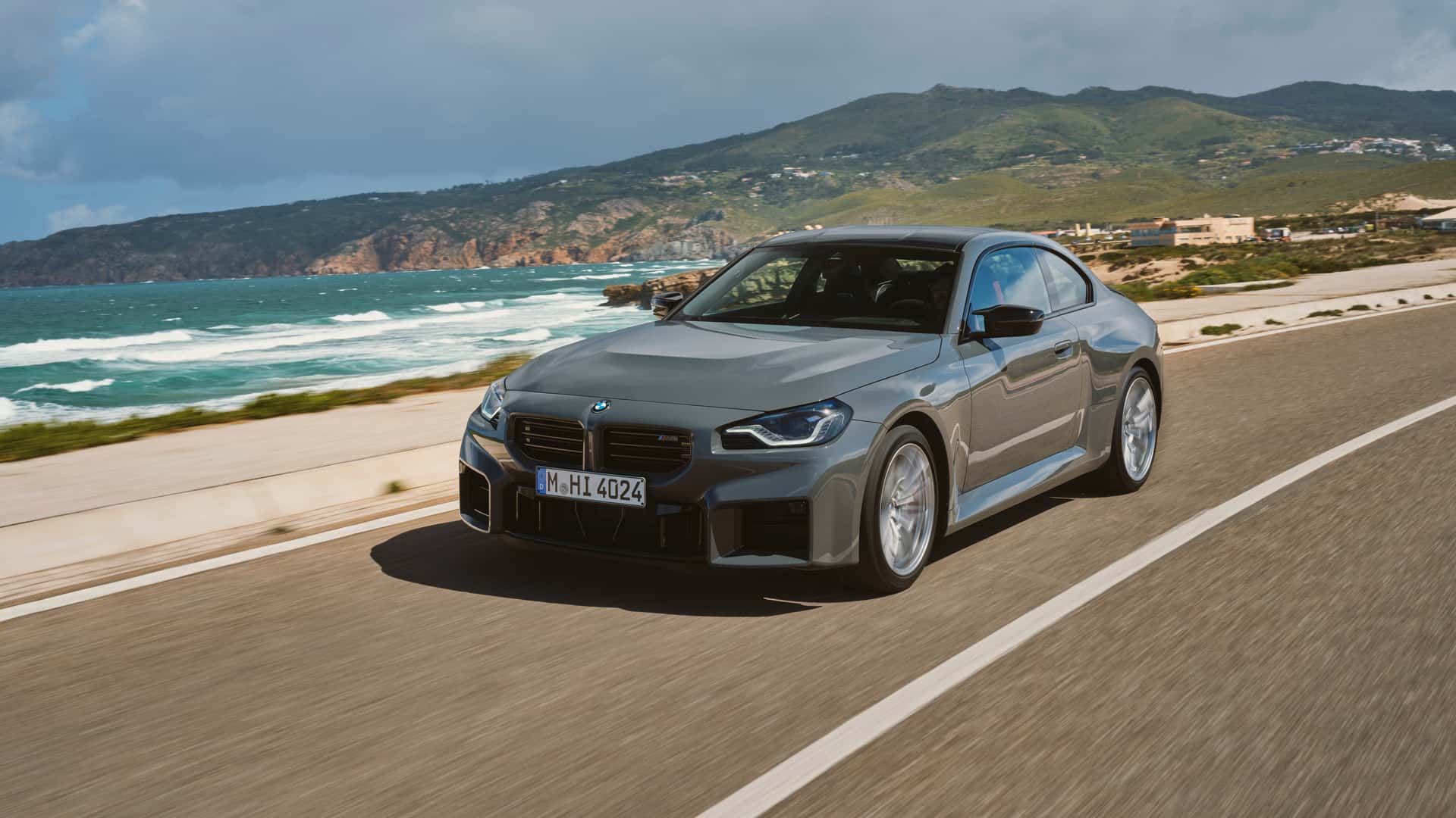 Nuevo BMW M2 2025: Más Potencia y Rines Plateados que Roban Miradas 4 Nuevo BMW M2 2025
