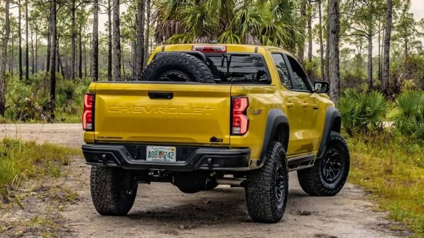 Chevrolet Colorado ZR2 Bison detras