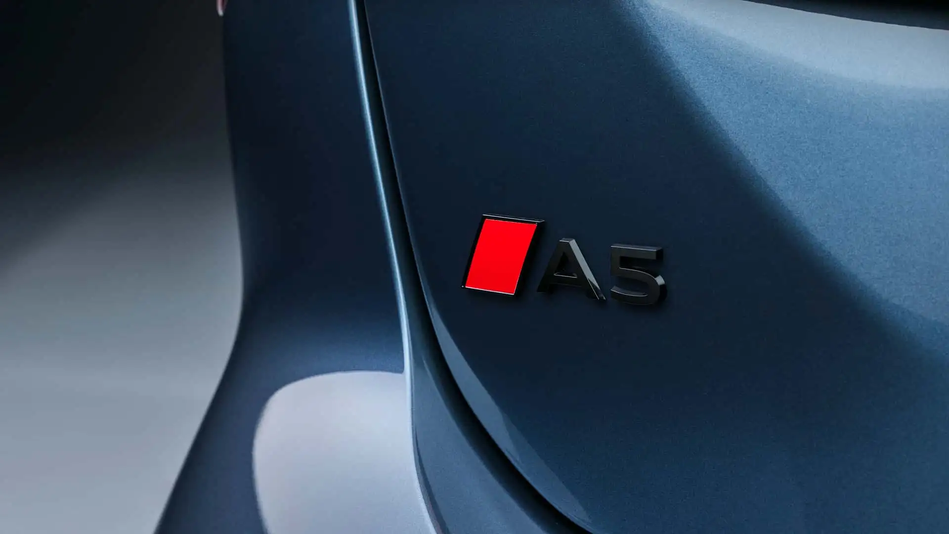La Controversia de las Insignias Traseras del Audi A5: Una Estrategia O... 1 Audi A5 2025