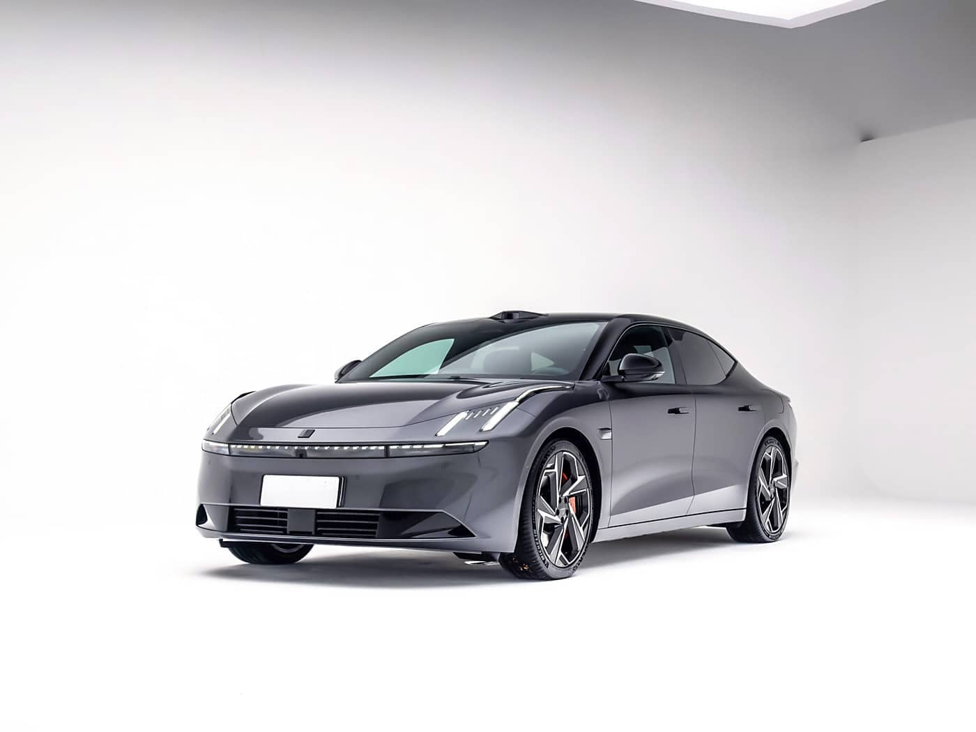 Lynk & Co Z10: El Eléctrico que Promete 806 km de Autonomía 1 Lynk & Co Z10