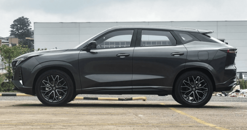 Changan UNI-Z lateral