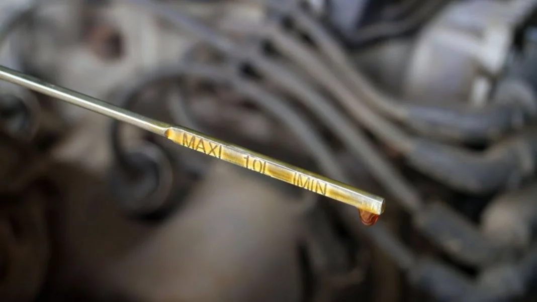 ¿Cómo se Mide el Aceite del Motor de un Auto? 1 Cómo se Mide el Aceite del Motor