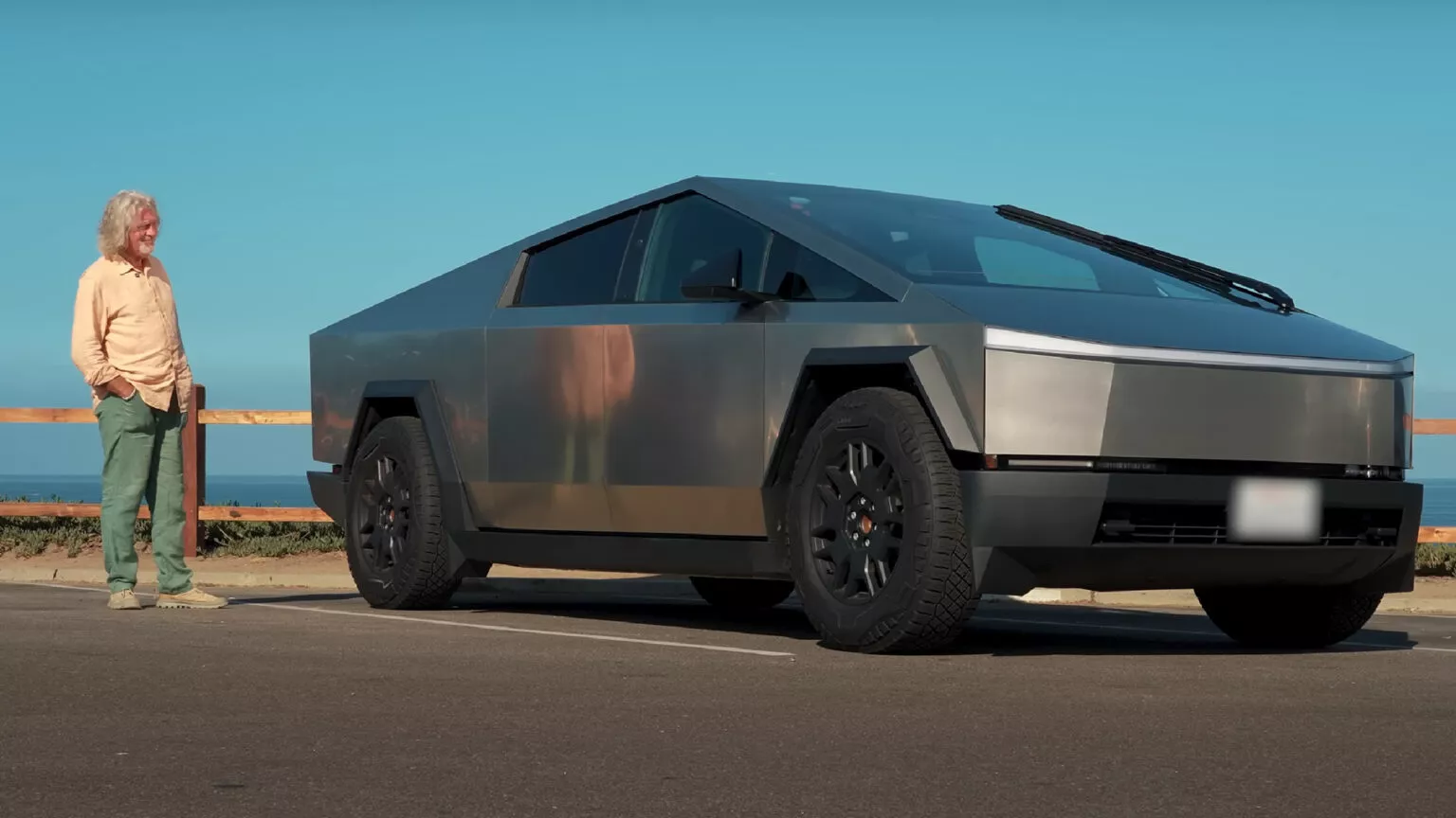 James May y su Opinión sobre el Tesla Cybertruck +Video 1 James Mya Cybertruck