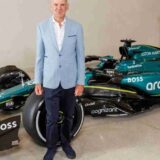 Adrian Newey y su Próximo Gran Desafío: ¿Podrá Transformar Aston Martin en una Fuerza Ganadora en la F1? 5 Adrian Newey con Aston Martin F1
