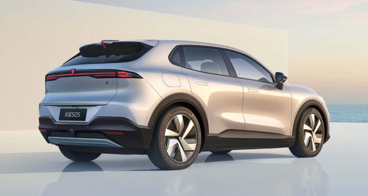 Deepal y Changan inauguran una nueva era de posventa en Colombia el mantenimiento más competitivo del mercado 5 Deepal S05 detrás