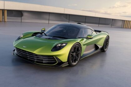 Aston Martin Valhalla