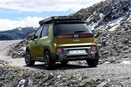 Hyundai Inster Cross por detras
