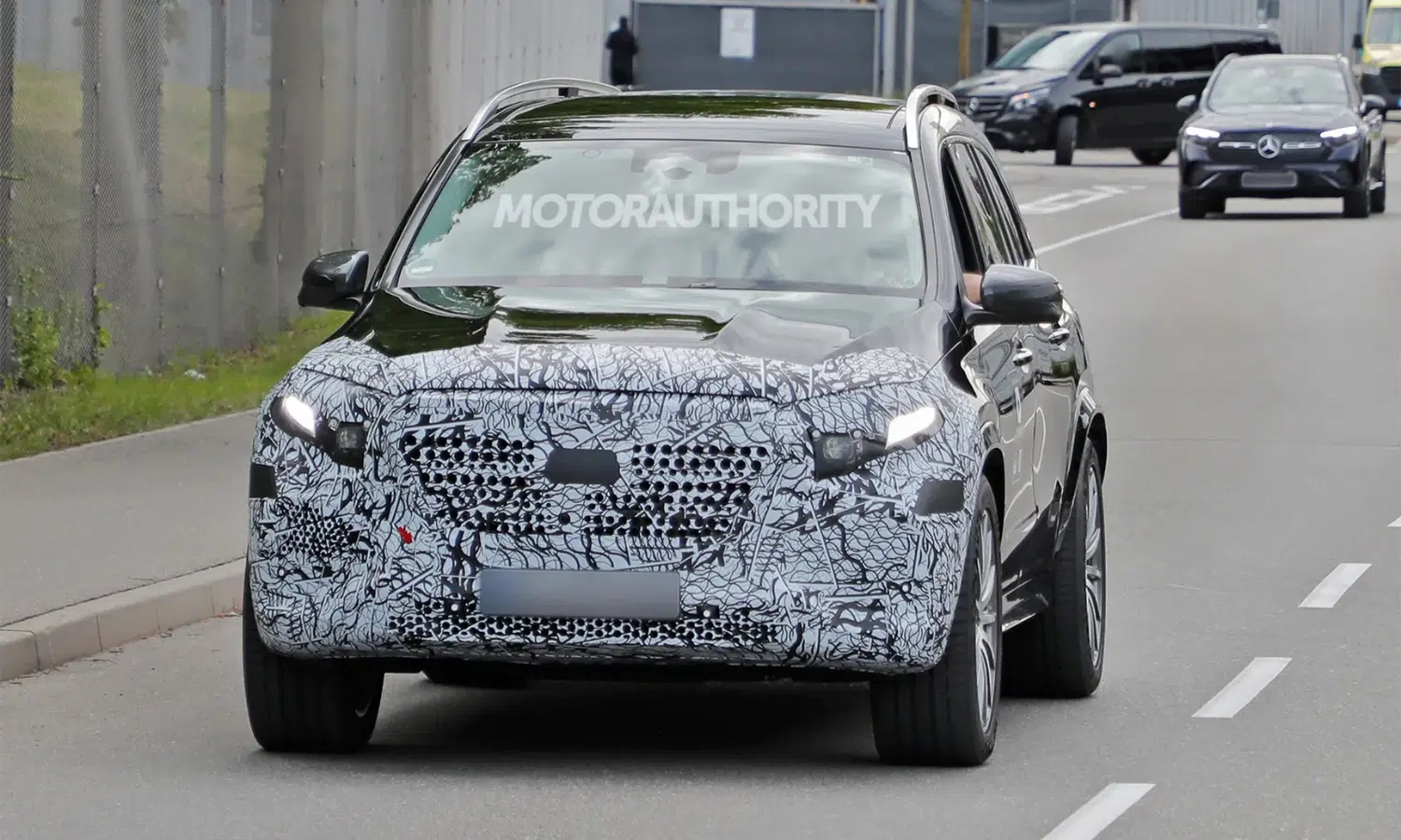 Mercedes-Maybach GLS 2026 Facelift: Una Nueva Era de Lujo Automotriz 1 mercedes maybach 2026 001.jpg