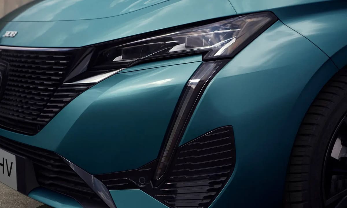 Peugeot 308 2025 0004.jpg