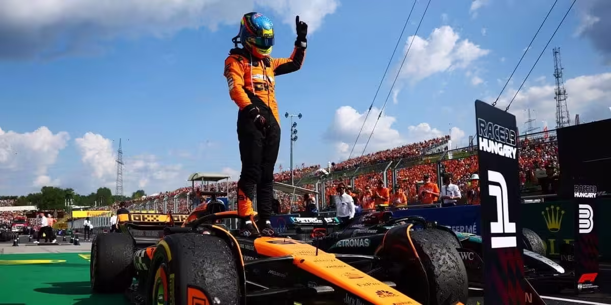 Oscar Piastri gana en China