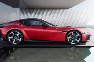 ferrari motor v12