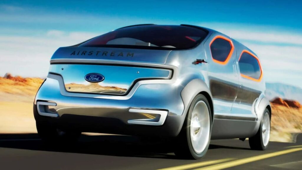 Ford Airstream Concept: El Visionario Que Predijo el Futuro de los Crossovers 3 Ford Airstream Concept