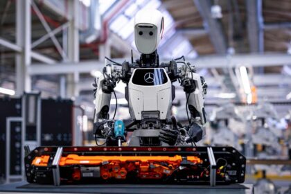Robots humanoides Mercedes-benz