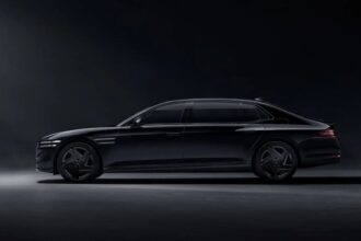 Genesis G90 Long Wheel Base Black 0004
