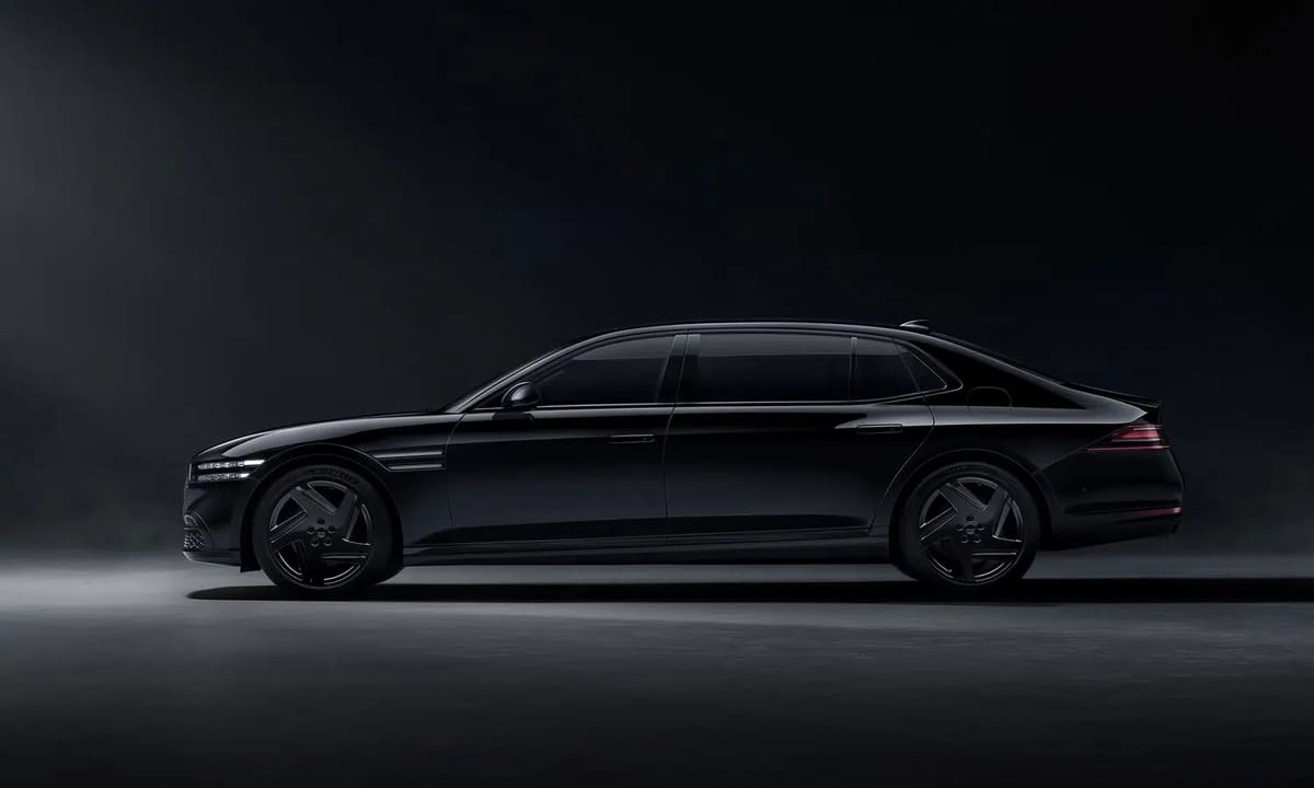 Genesis G90 Long Wheel Base Black 0004