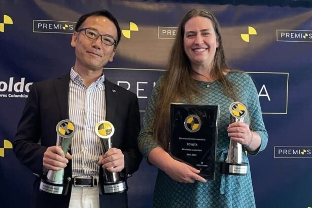 Hiroshi Yonenaga Alexandra Pfeil Schneider 1