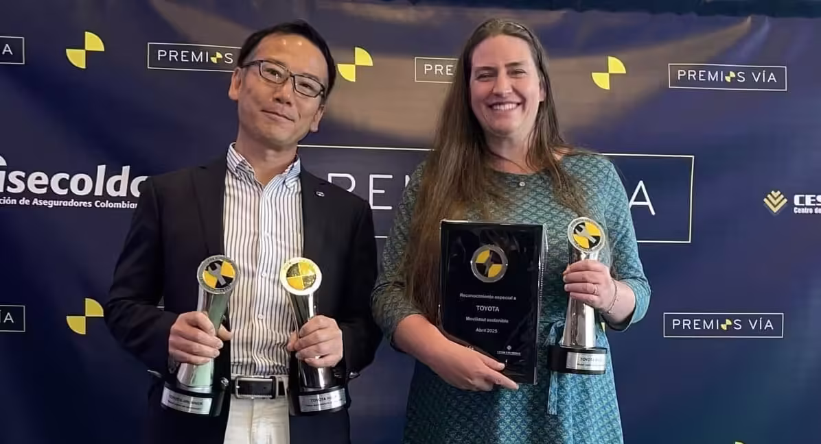 Hiroshi Yonenaga Alexandra Pfeil Schneider 1