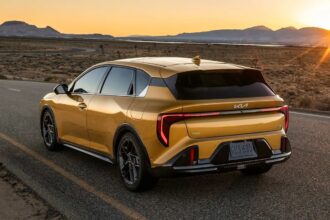 Kia K4 Hatchback por detras