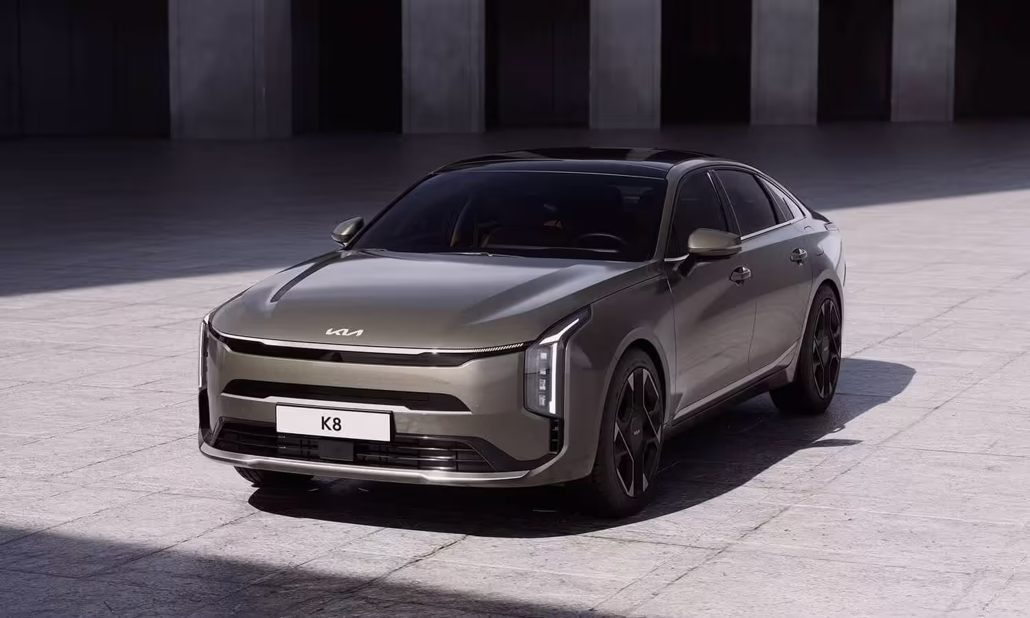 Nuevo Kia K8 2026: Lujo, tecnología y eficiencia en un sedán premium 1 Kia K8 2026